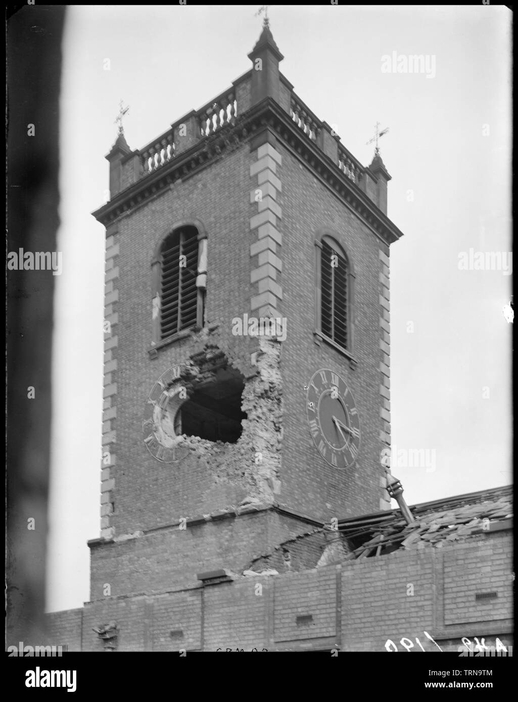 Chiesa di San Giovanni Evangelista, High Street, Deritend, Birmingham, West Midlands, 1941. Creatore: George Bernard Mason. Foto Stock