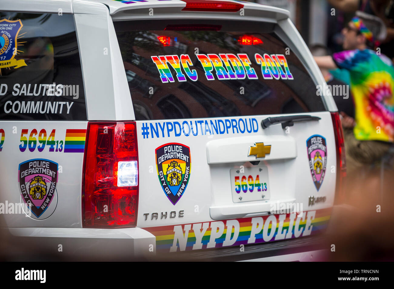 NEW YORK CITY - Giugno 25, 2017: Un NYPD veicolo polizia fornisce la sicurezza e visibilità nell'annuale Gay Pride Parade in Greenwich Village. Foto Stock