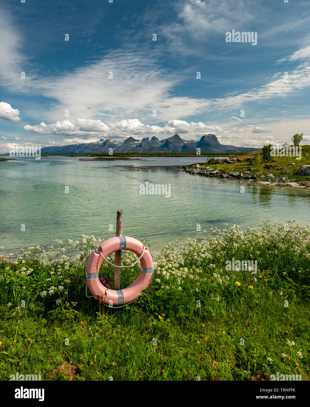 Panorama da Heroy Camping, Heroy Isola, Norvegia, estate 2019. Foto Stock