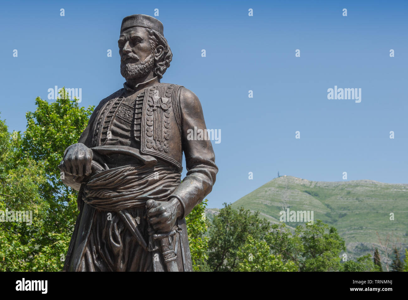 Un monumento a Luka Vukalovic, leader della ribellione serba in Erzegovina 1852-1862. Foto Stock