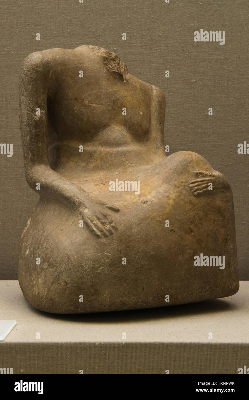 Maschio Headless scultura in pietra. 2500 BC -1800 BC. - Mohenjo Daro, Pakistan. Dipartimento di Archeologia e musei Foto Stock