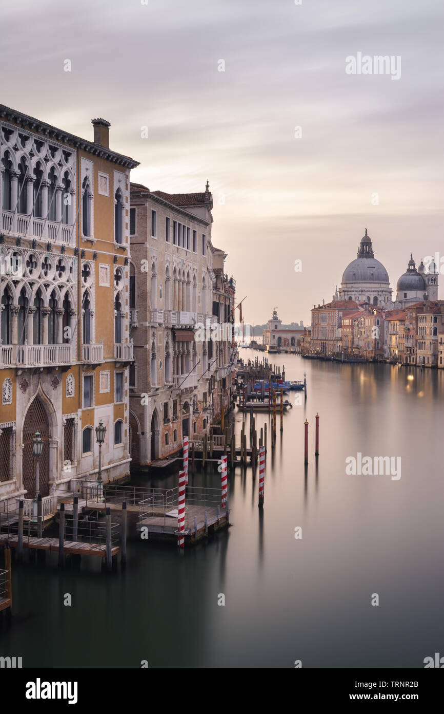 Sunrise Basilica di Maria, iconico Venezia Foto Stock