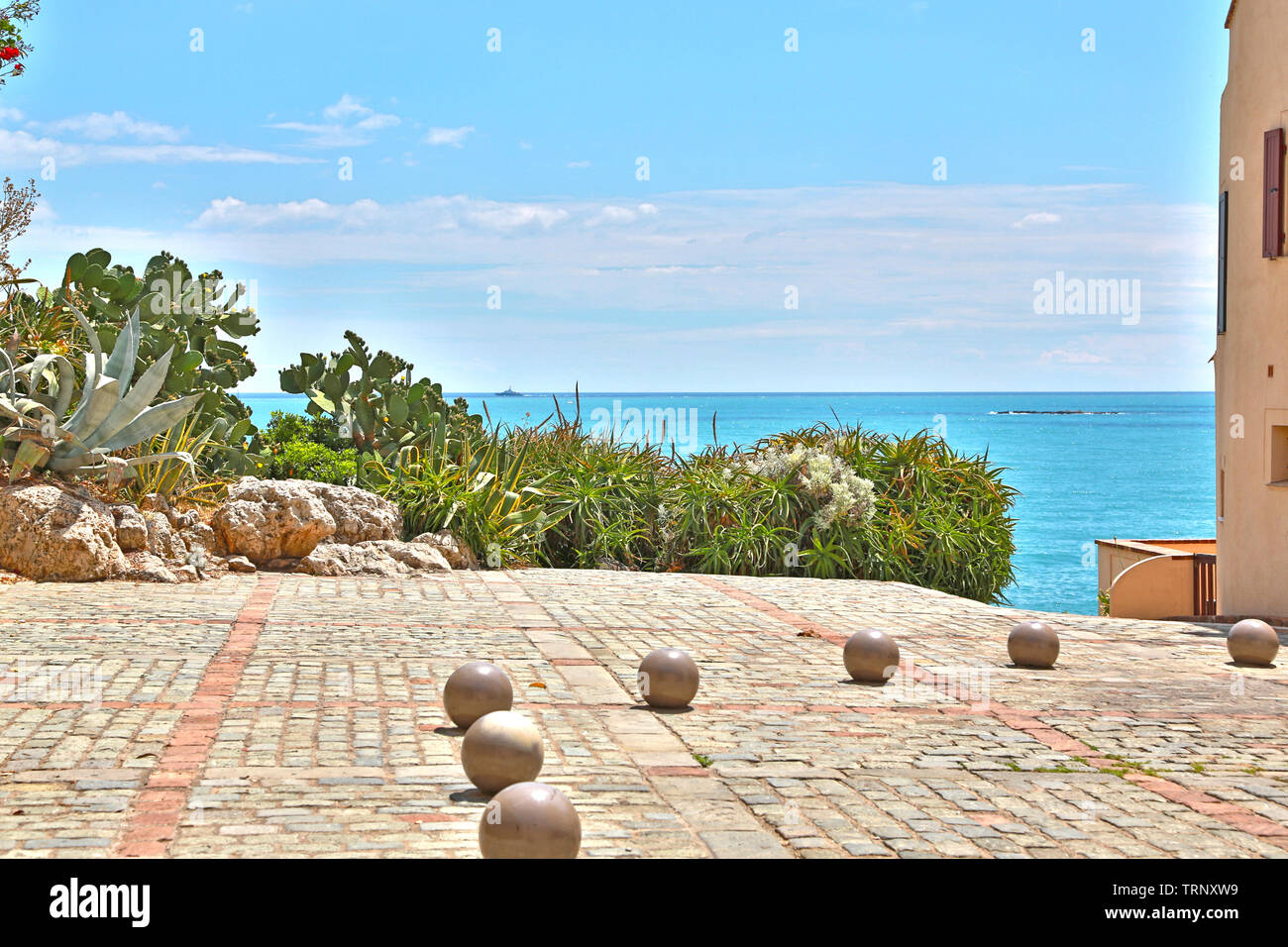 Antibes, Francia - 16 Giugno 2014: pittoresco lungomare mediterraneo Foto Stock