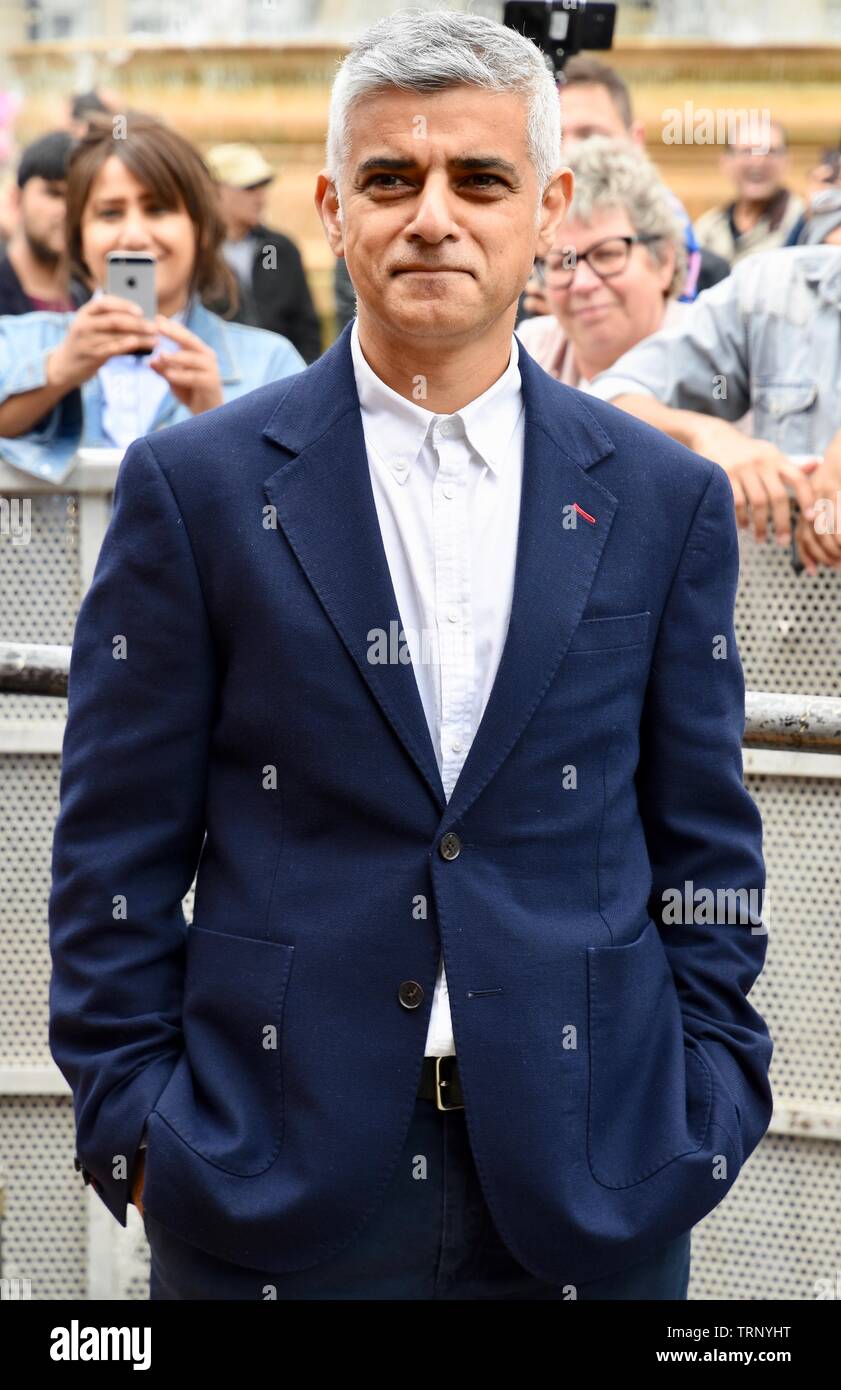 Sadiq Khan, sindaco di Londra. Eid festival celebrazioni, Trafalgar Square, Londra. Regno Unito Foto Stock