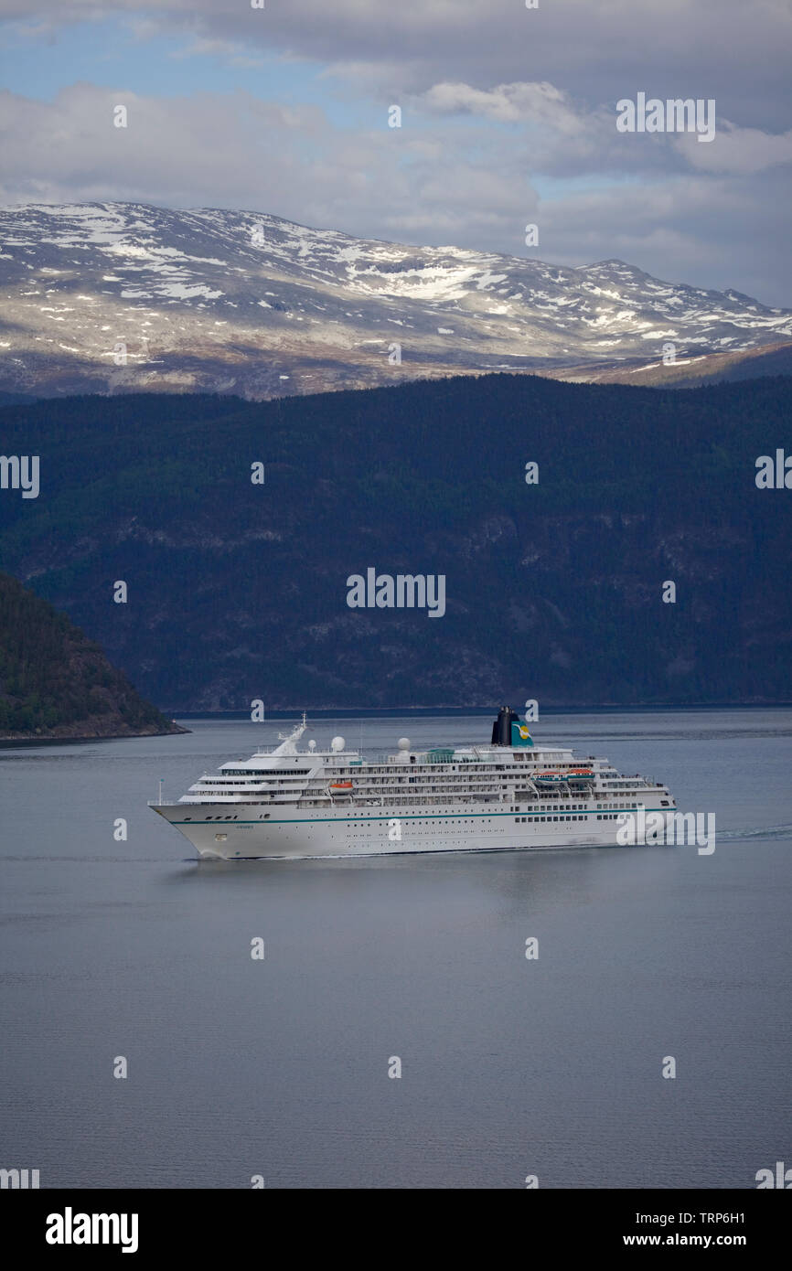 La nave di crociera Amadea vela verso Flaam, Norvegia Foto Stock