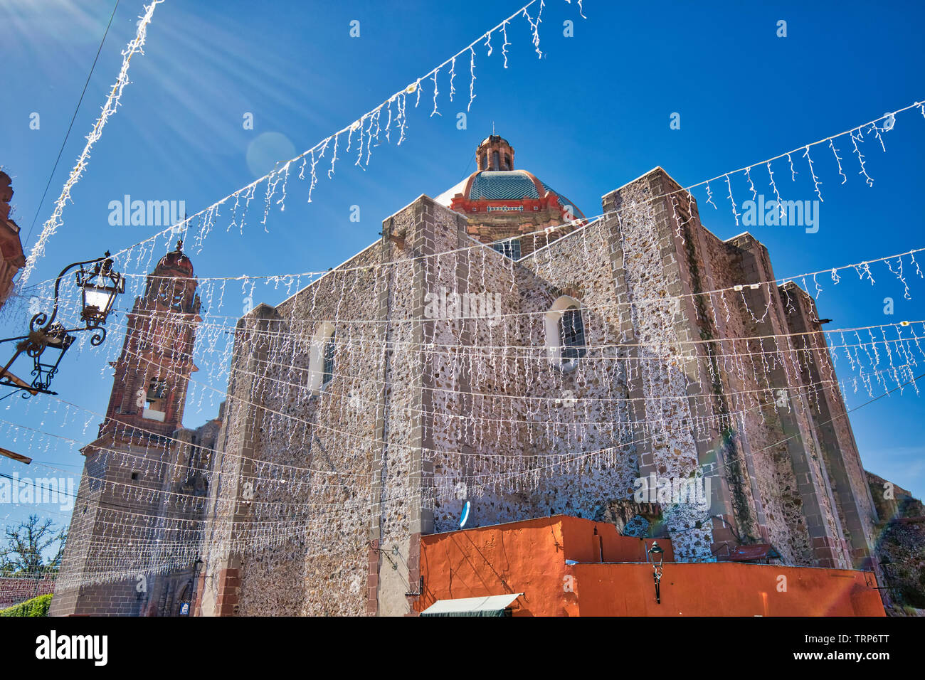 Ingresso del Templo de San Francisco nel centro storico della città di San Miguel De Allende Foto Stock