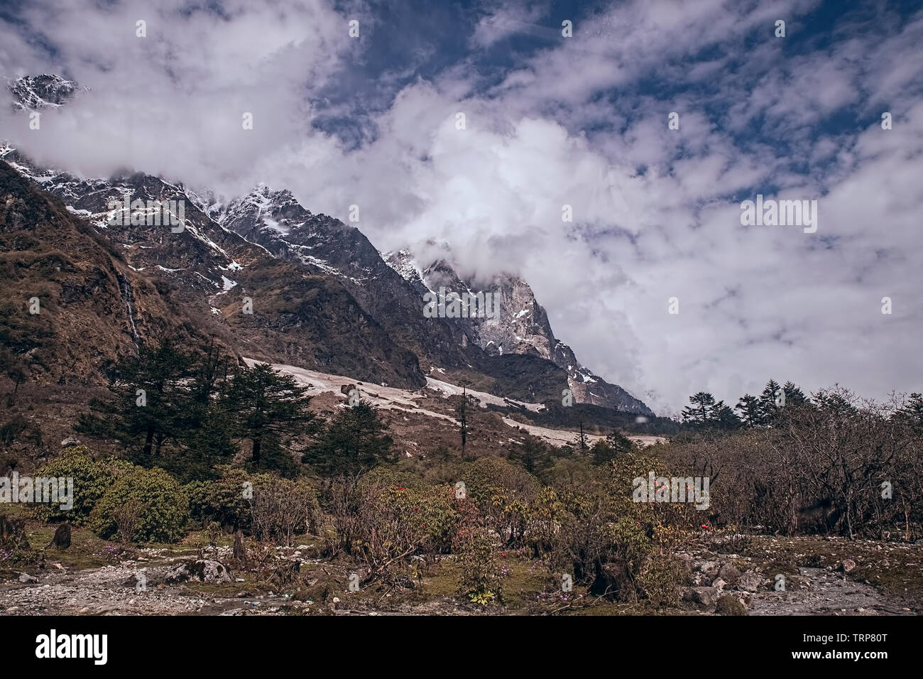 Paesaggio,Yuntham,della Valle dei Fiori,Granito,montagna,nevica,avalances, Nord Sikkim,l'India. Foto Stock