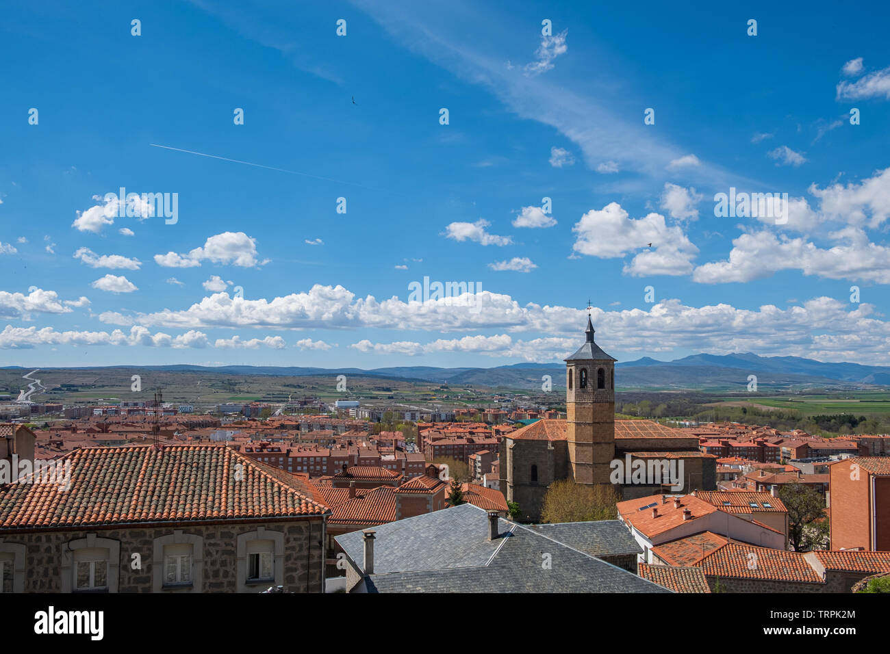 Punto di vista di Avila Spagna, Valle ambiti, Chiesa di Santiago, Nuestra Senora de Gracia convento dal Paseo del Rastro Foto Stock