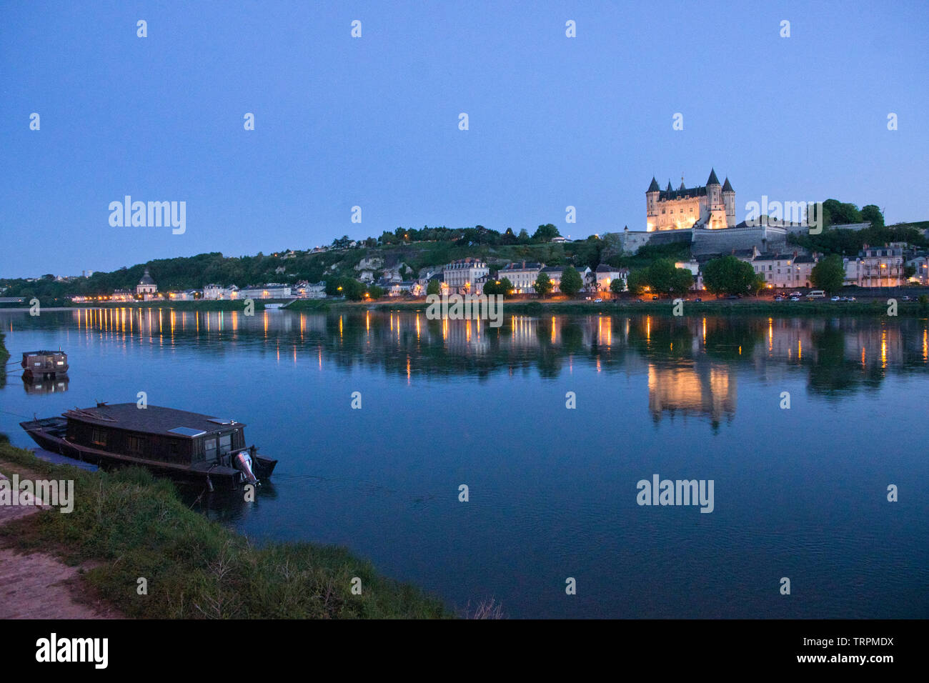 Saumur al crepuscolo Foto Stock