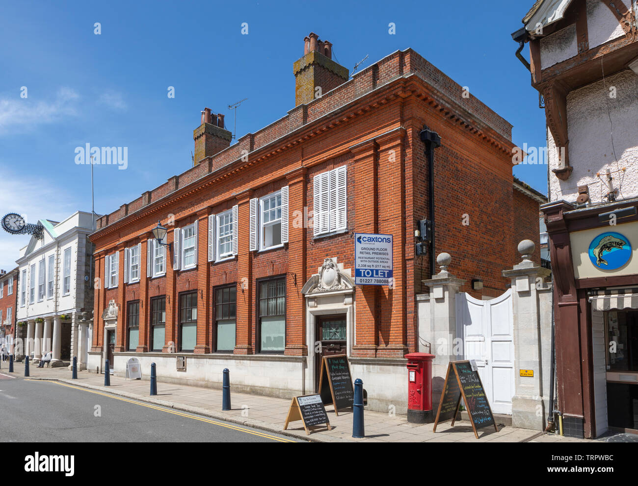 Una chiusa National Westminster Bank a Hythe High Street, Kent. Foto Stock