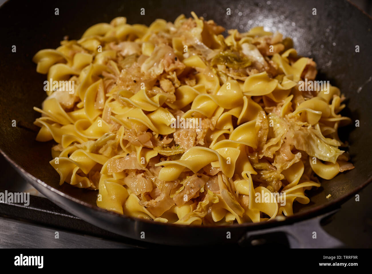 Haluski, un tradizionale cavolo e noodle piatto dalla Pennsylvania, STATI UNITI D'AMERICA Foto Stock