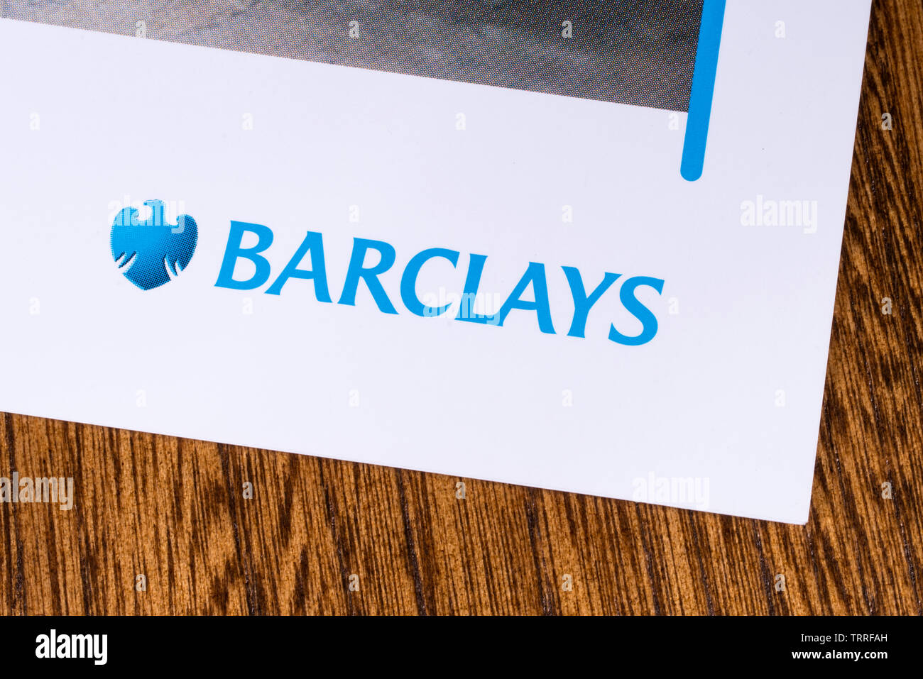 London, Regno Unito - 11 Giugno 2019: un close-up della Barclays Bank logo, raffigurato su un foglietto informativo. Foto Stock