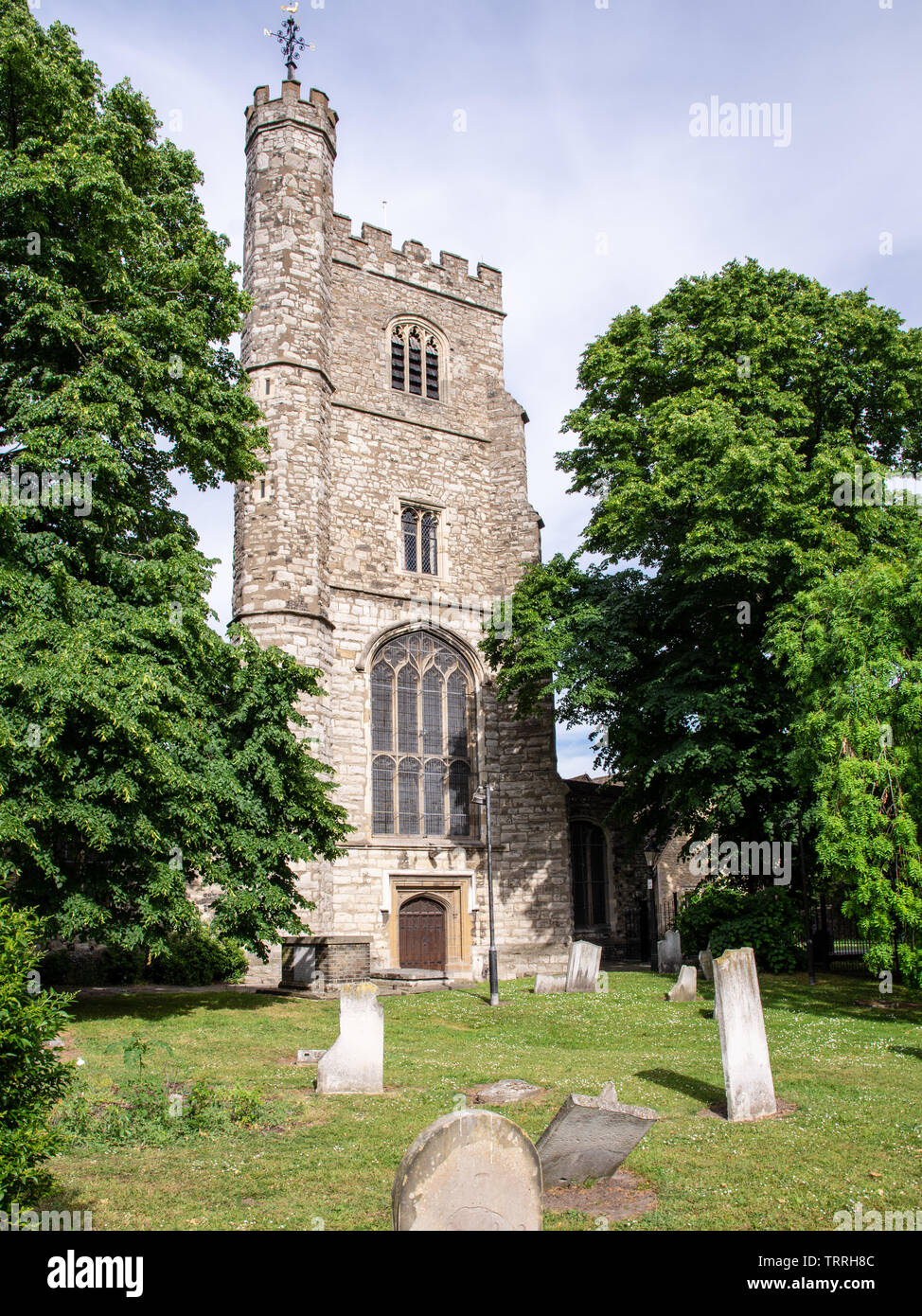 London, England, Regno Unito - 1 Giugno 2019: St Margaret's chiesa parrocchiale, originariamente parte di Barking Abbey, sorge in un tradizionale sagrato nella zona est di Londra. Foto Stock