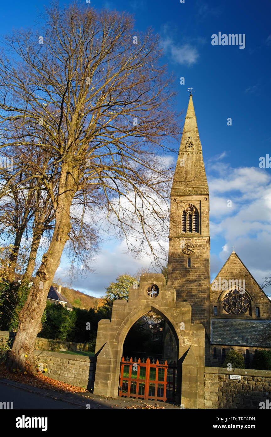 UK,Derbyshire,Peak District,Bamford,San Giovanni Battista Foto Stock