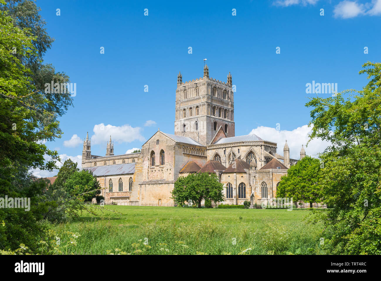 Tewkesbury Abbey, Gloucestershire che ha un edificio normanno e la torre romanica Foto Stock