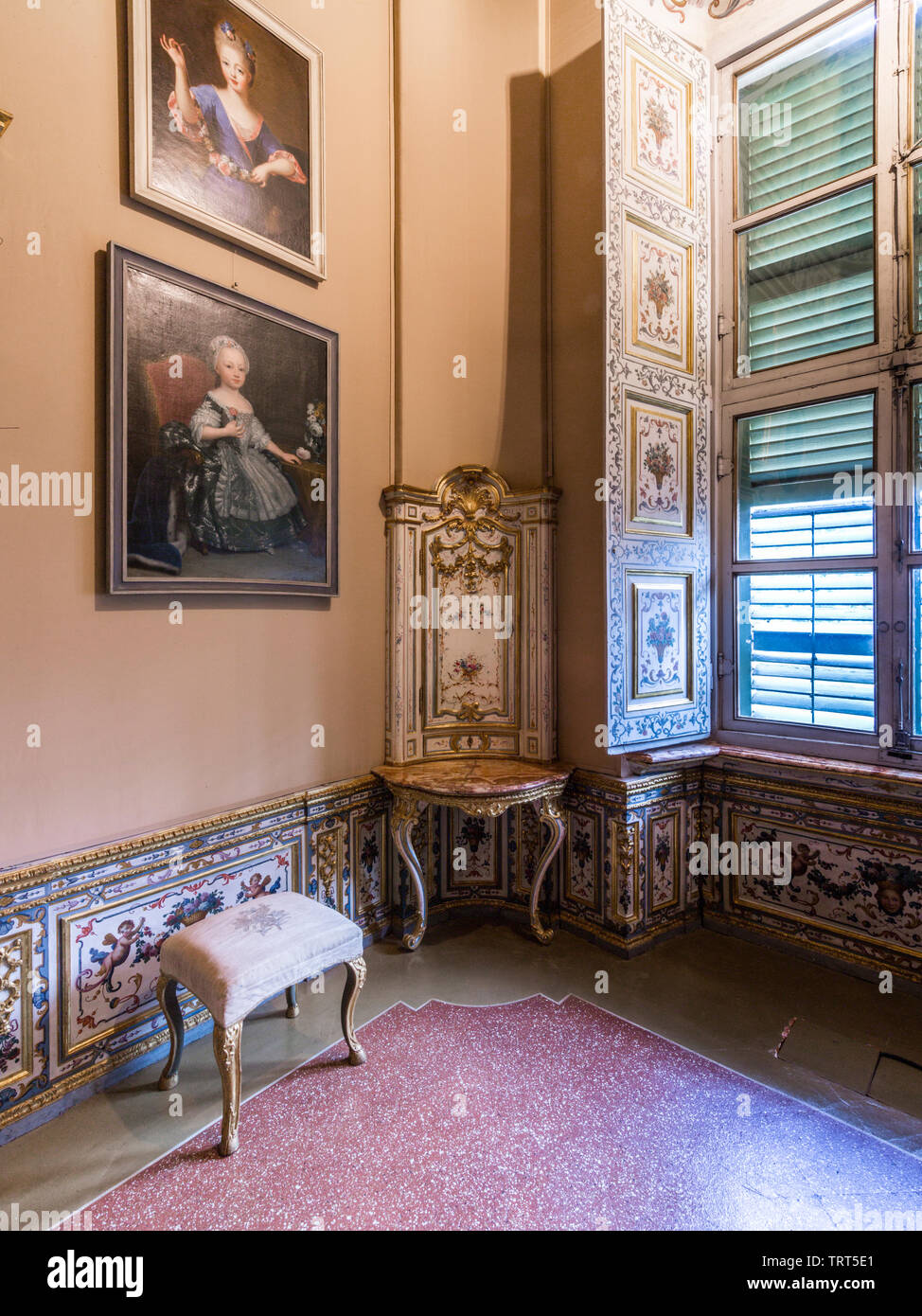 Stupinigi, Italia - 28 Maggio 2019: nel Castello di Stupinigi, una delle residenze reali (siti del Patrimonio Mondiale) che circondano Torino. Foto Stock