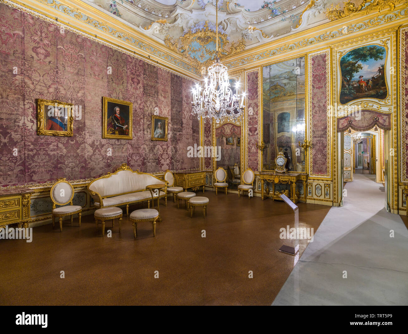 Stupinigi, Italia - 28 Maggio 2019: nel Castello di Stupinigi, una delle residenze reali (siti del Patrimonio Mondiale) che circondano Torino. Foto Stock