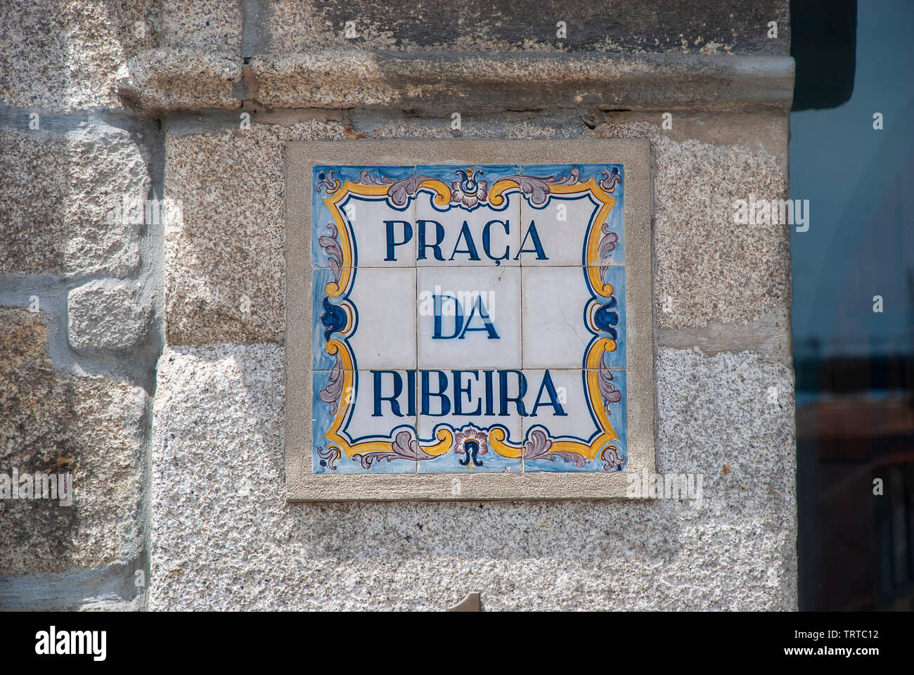 La Ribeira (quadrato Praca da Ribeira) area di Porto in Portogallo Foto Stock