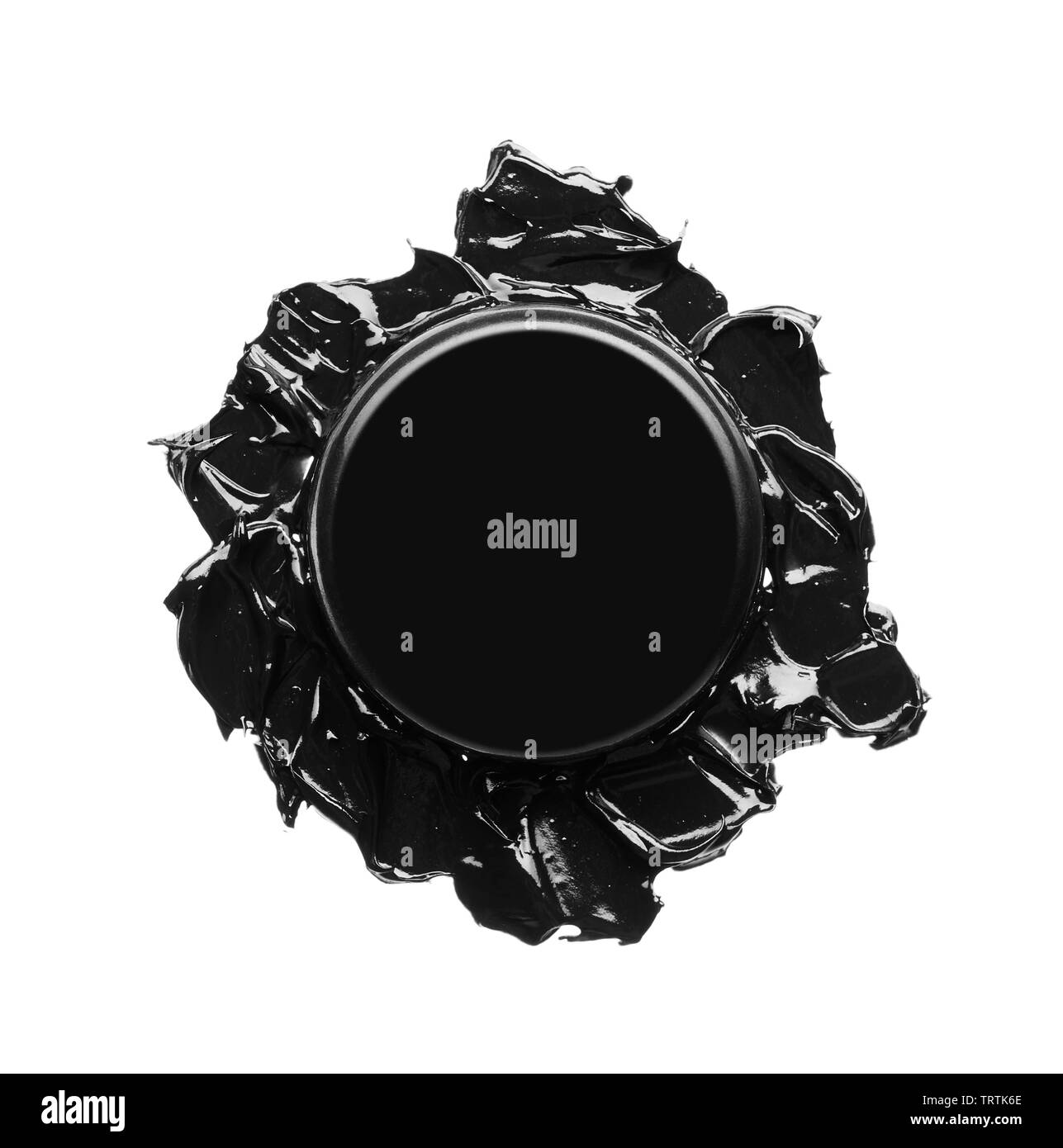 La texture di nero schiacciato eyeliner o vernice a base acrilica nera isolati su sfondo bianco Foto Stock