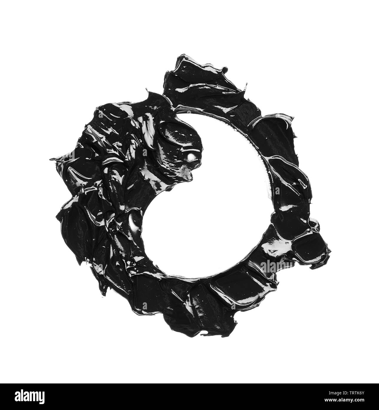 La texture di nero schiacciato eyeliner o vernice a base acrilica nera isolati su sfondo bianco Foto Stock