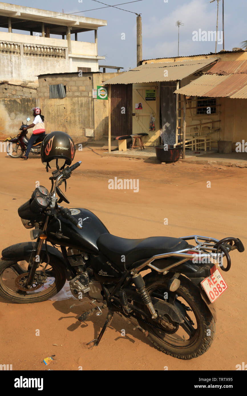 Conduite en moto. Il Togo. Afrique de l'Ouest. Foto Stock