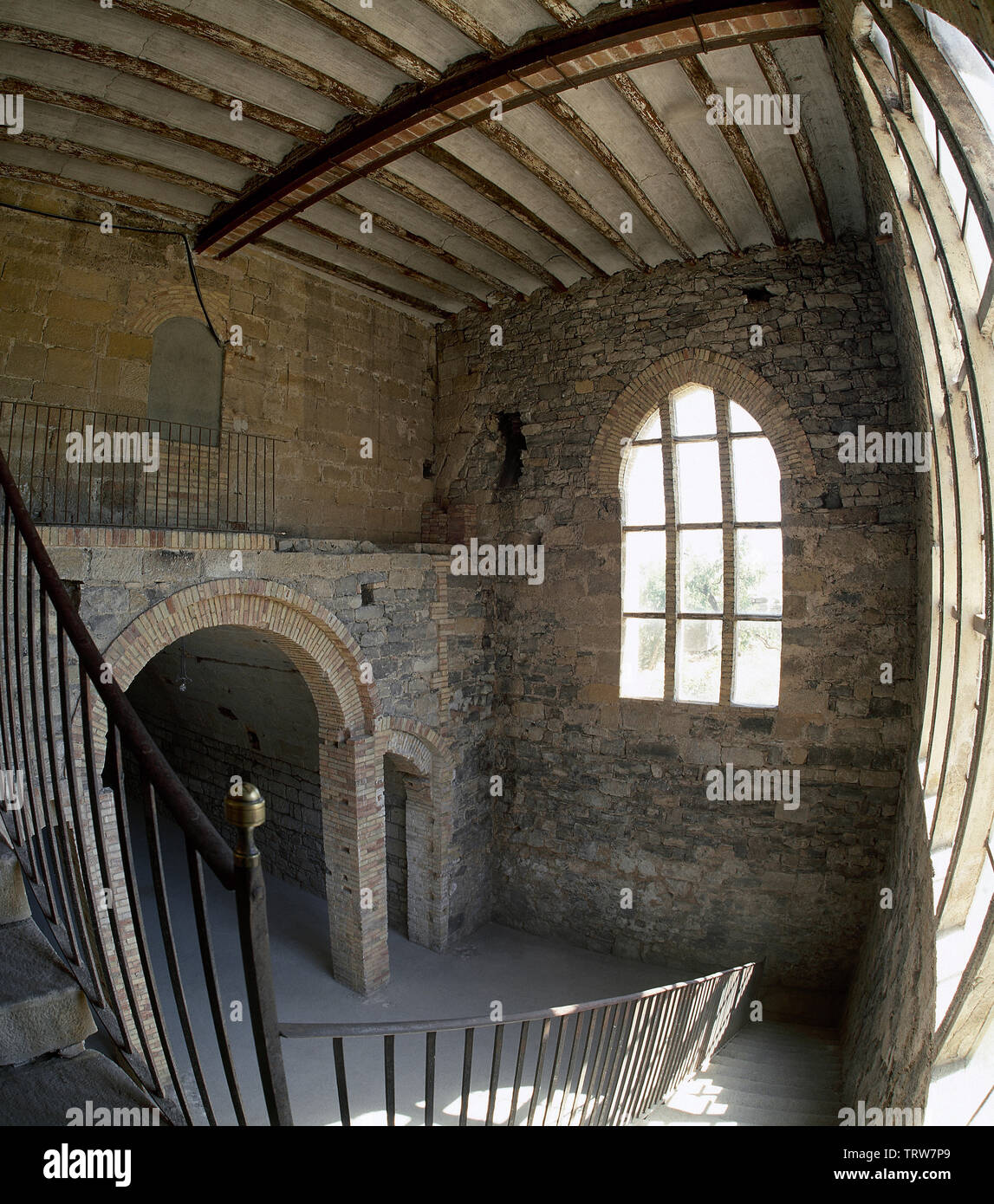 In Spagna, in Catalogna, provincia di Lleida, Verdu. Il castello. Xii-XIV secolo. Vista interna della cantina del XIII secolo. Foto Stock