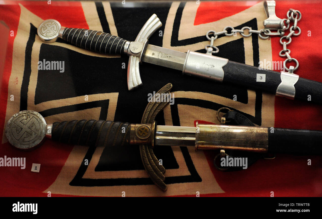 Spada di un ufficiale della Luftwaffe, la guerra aerea del nazismo. Germania (1935-1945). Museo di Oskar Schindler's Factory. Cracovia. La Polonia. Foto Stock