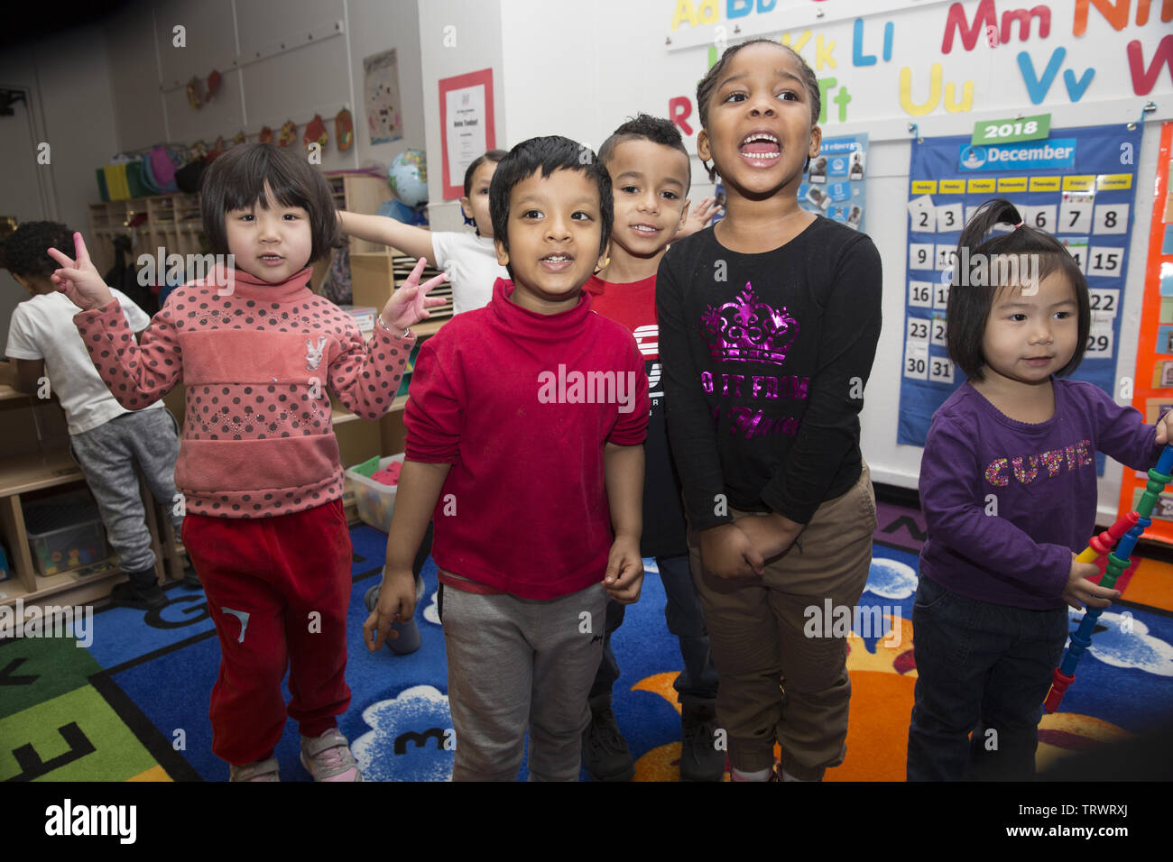 Lower East Side multi etnico- età prescolare early learning center di Manhattan, New York City. Foto Stock