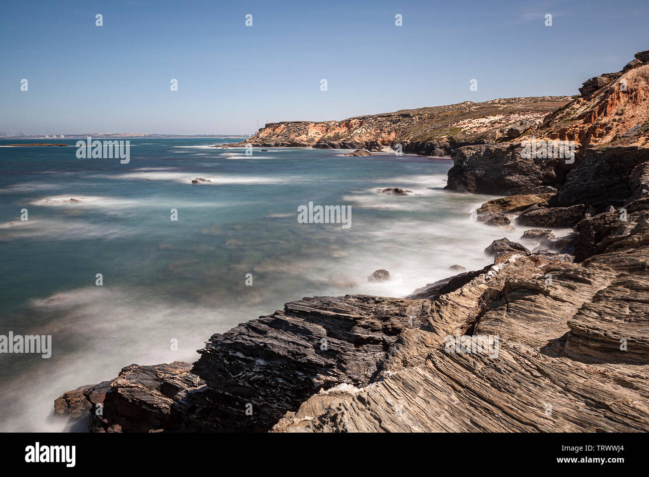 Percorso dei pescatori, situato nel sud-ovest del Portogallo, con le sue formazioni rocciose e mare cristallino. Foto Stock