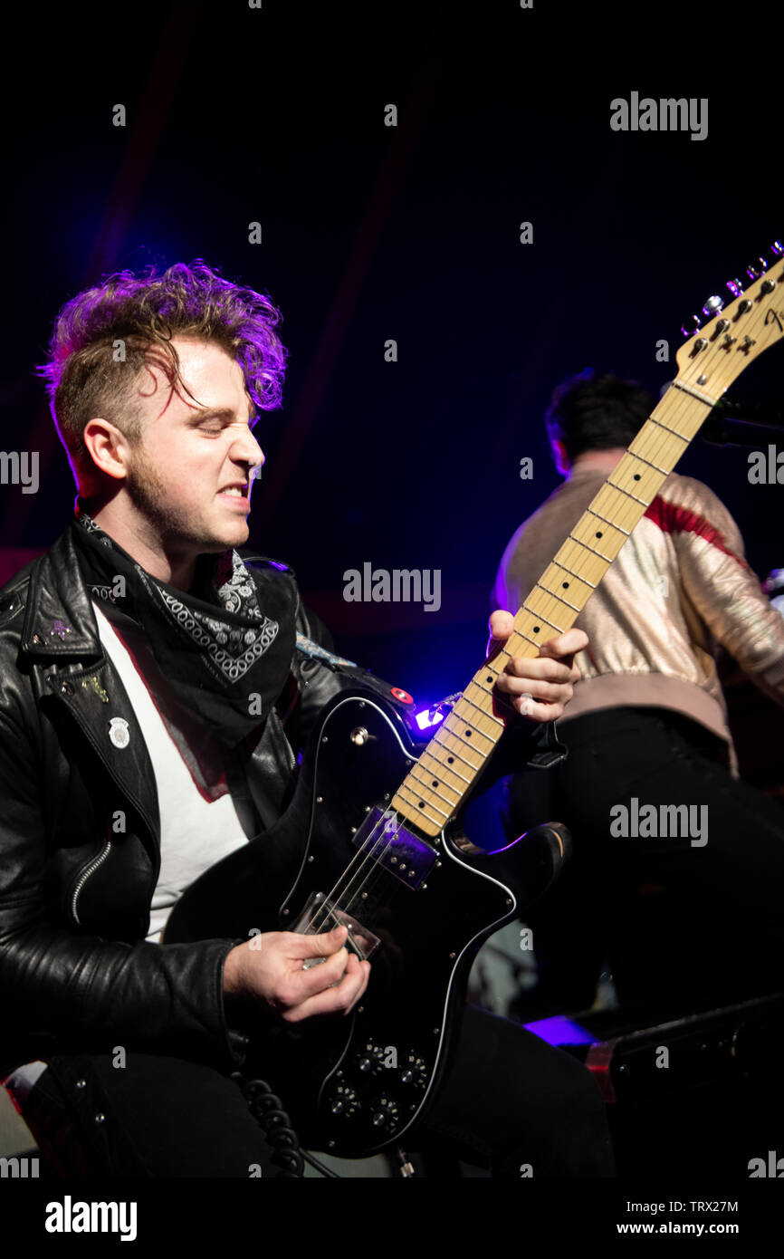 Low cut Connie Live presso il Red Rooste 2019 Foto Stock