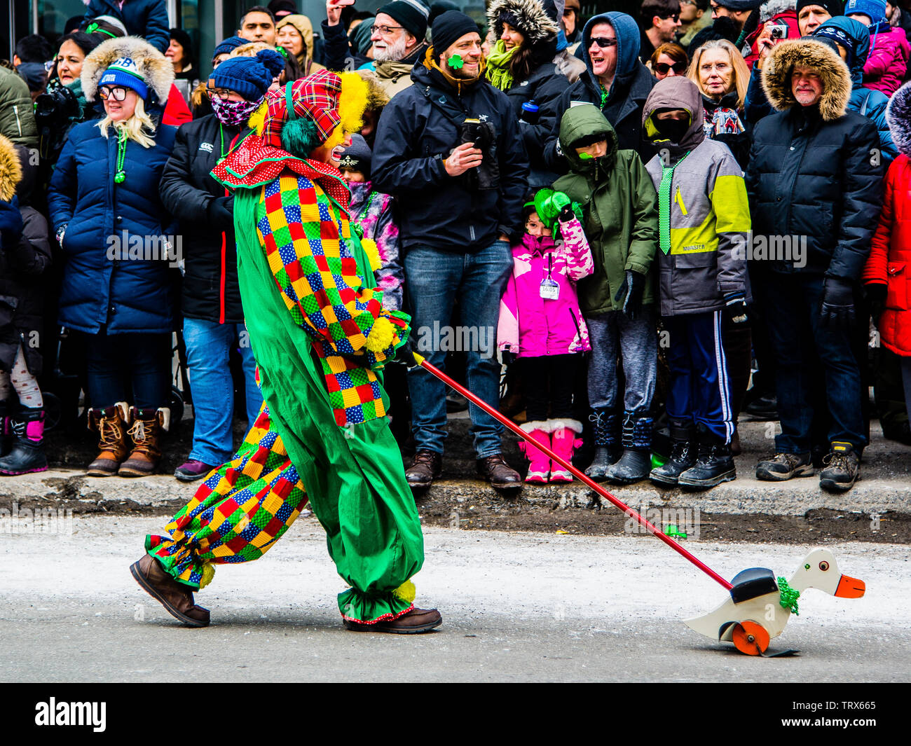 Clown celebra il San Patrizio Parade di Montreal Downtown Foto Stock