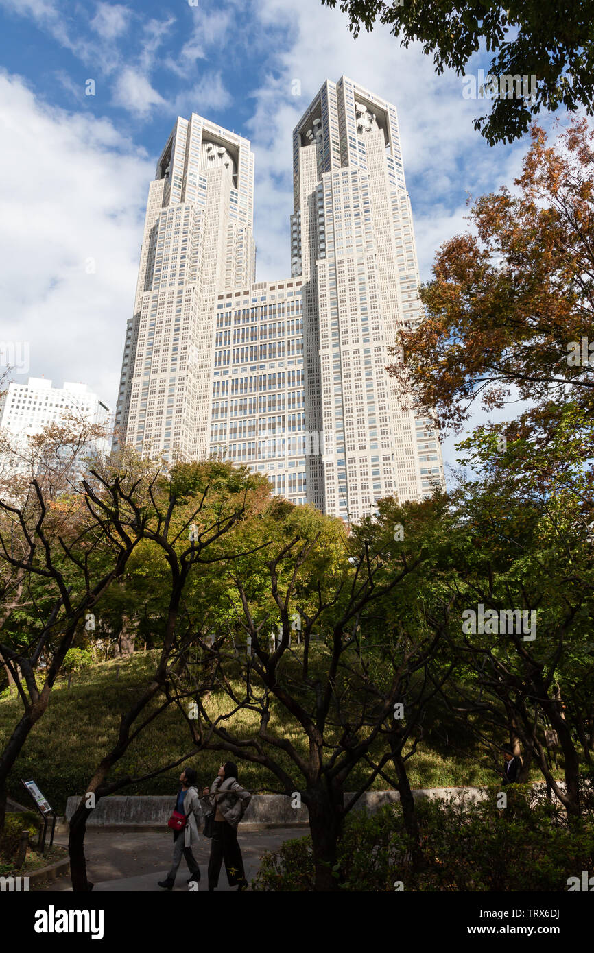 Il governo di Tokyo Metropolitan Building, Shinjuku, Giappone Foto Stock