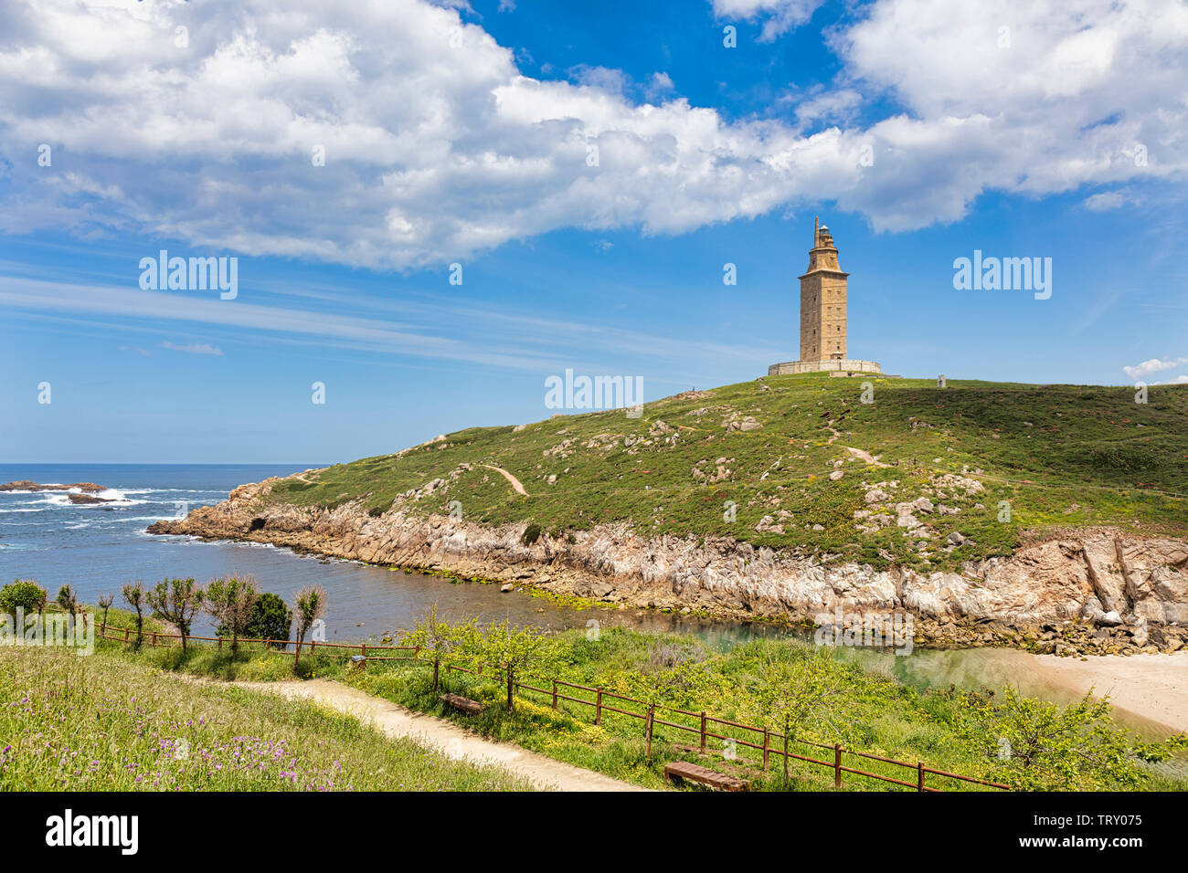 Torre di Hercules, A Coruna, A Coruna e provincia, Galizia, Spagna. La Torre di Hercules, un sito Patrimonio Mondiale dell'UNESCO, è stato originariamente costruito da Roma Foto Stock