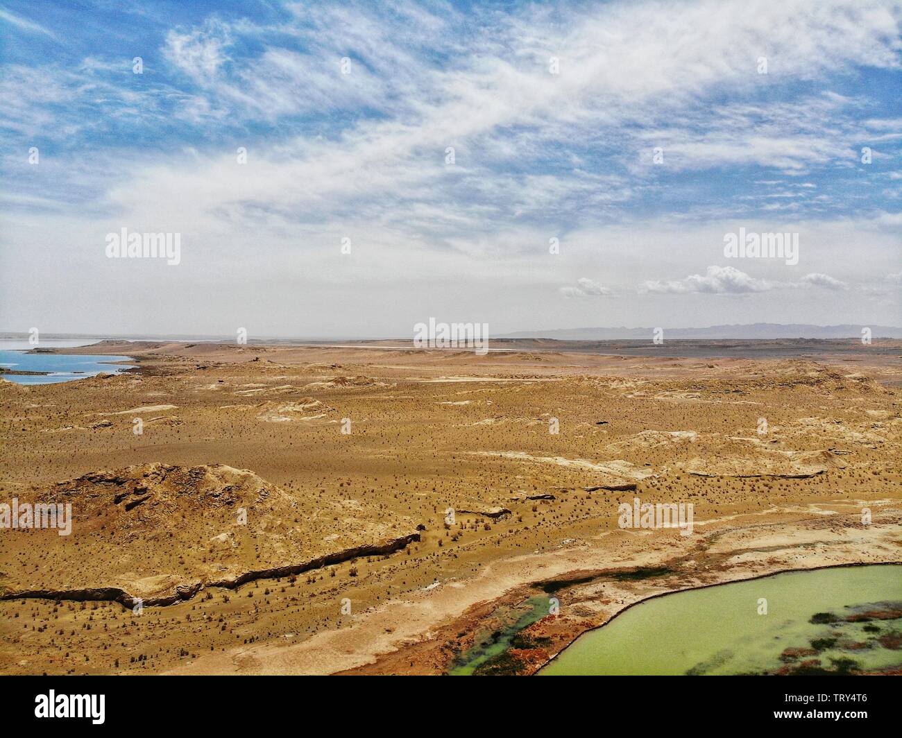 Midair vista del paesaggio in Delingha. Delingha è una città nel nord della Provincia di Qinghai, Cina. Foto Stock