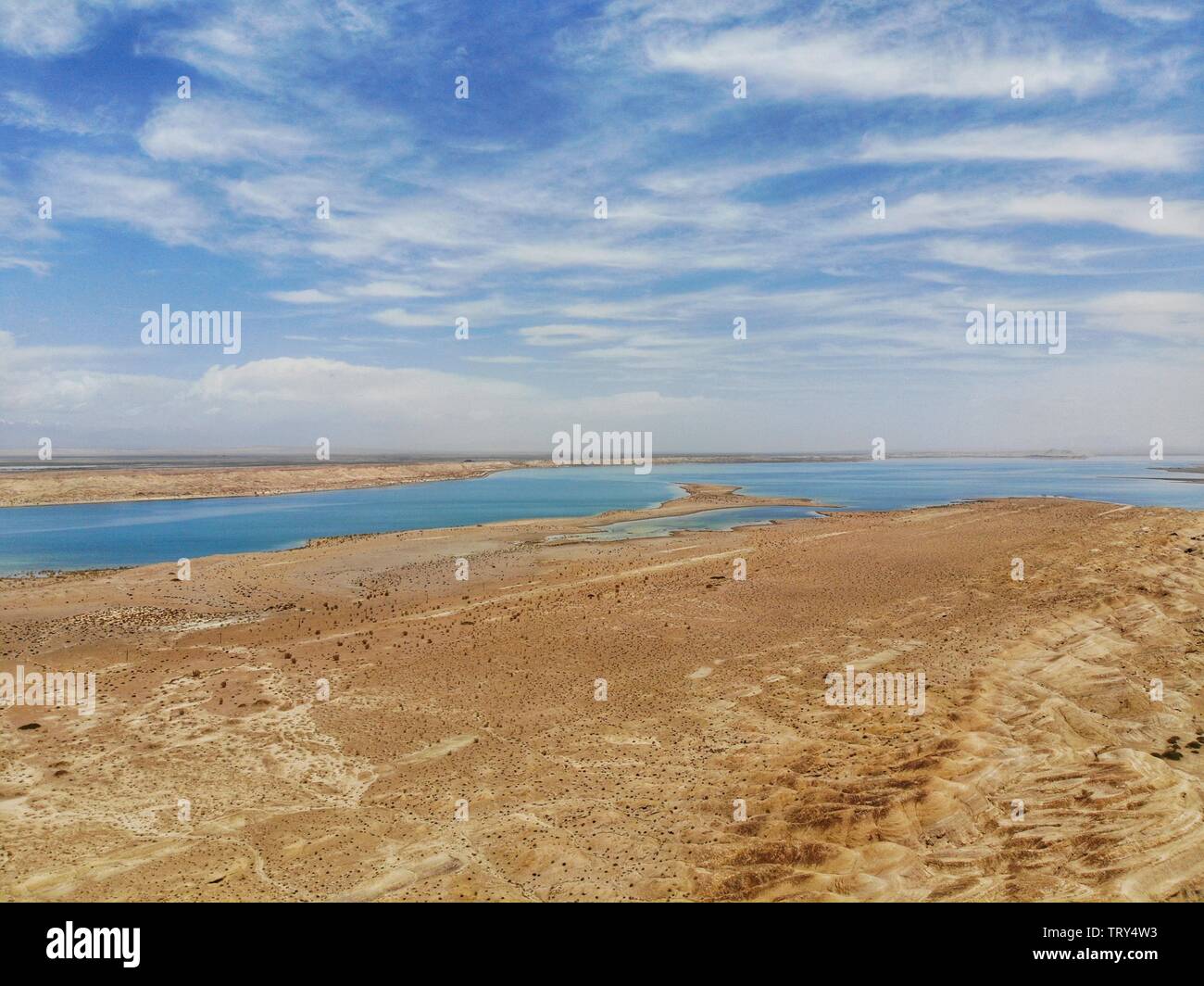 Midair vista del paesaggio in Delingha. Delingha è una città nel nord della Provincia di Qinghai, Cina. Foto Stock