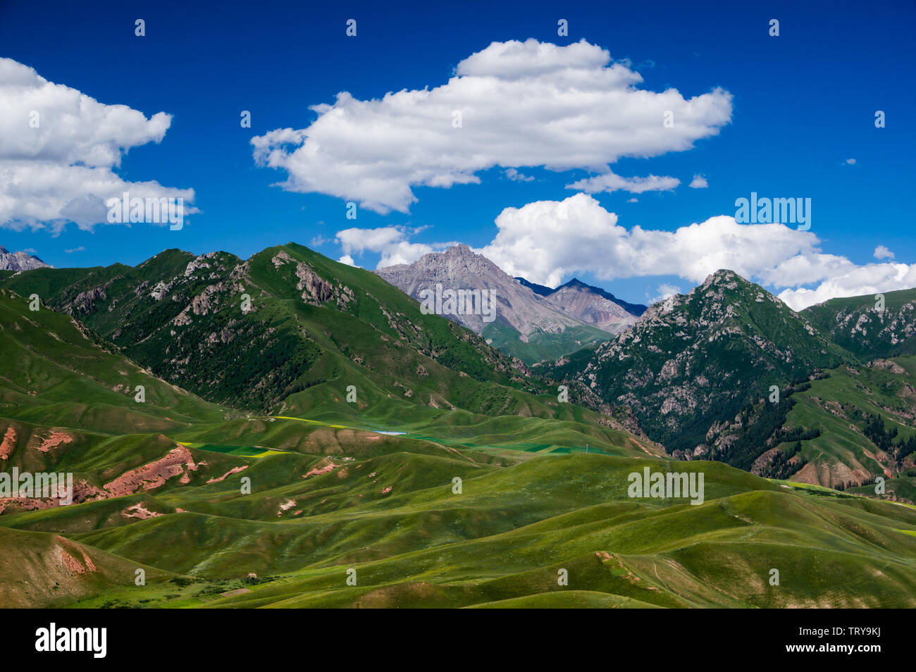 Il paesaggio naturale di montagna Zhuoer Nel Qinghai Foto Stock