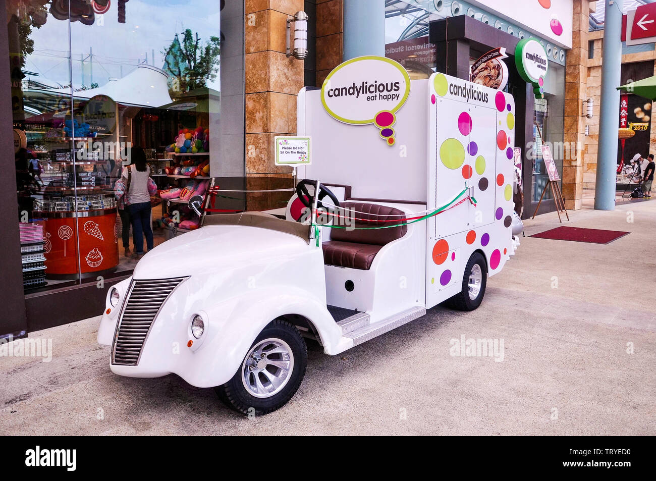 Candylicious presso gli Universal Studios di Singapore, è un vero e proprio scrigno di fama mondiale marche di caramelle. Foto Stock
