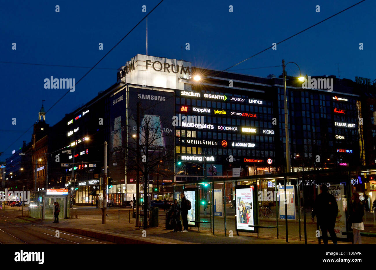 HELSINKI, Finlandia - 6 April 2019: Il Forum shopping center tra Mannerheimintie e Simonkatu inaugurato nel 1985 ed è una proprietà privata mall. Foto Stock