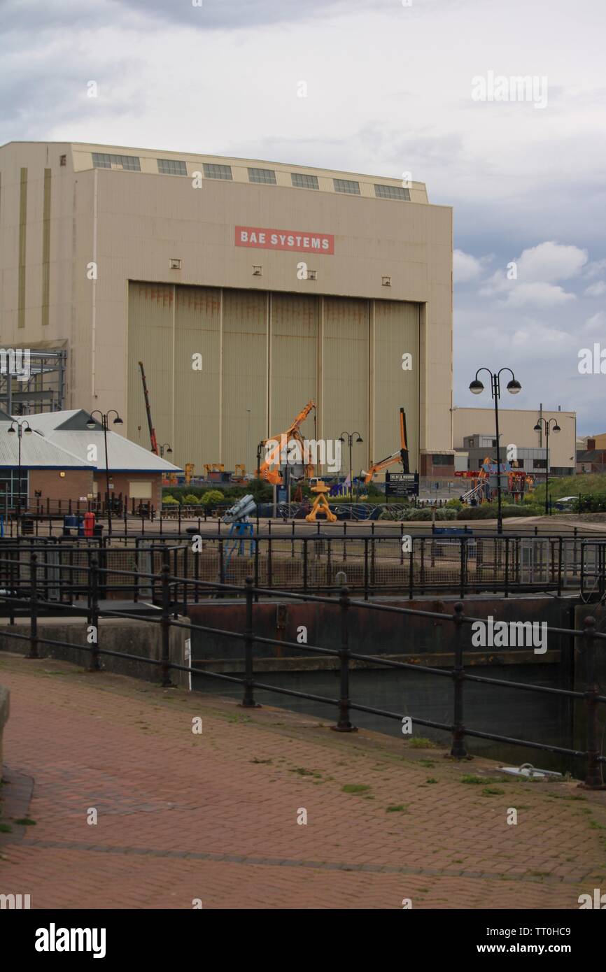 Barrow In Furness, Cumbria, Regno Unito. BAE Systems, Sottomarino costruttori. Il DDH, Devonshire Dock Hall domina lo skyline di Barrow. Foto Stock
