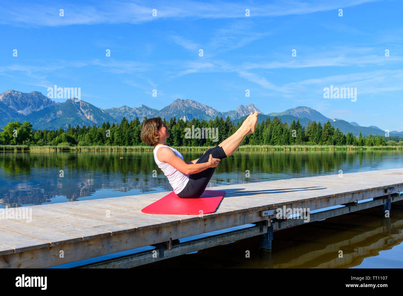 Rafforzamento del corpo con metodo pilates Foto Stock