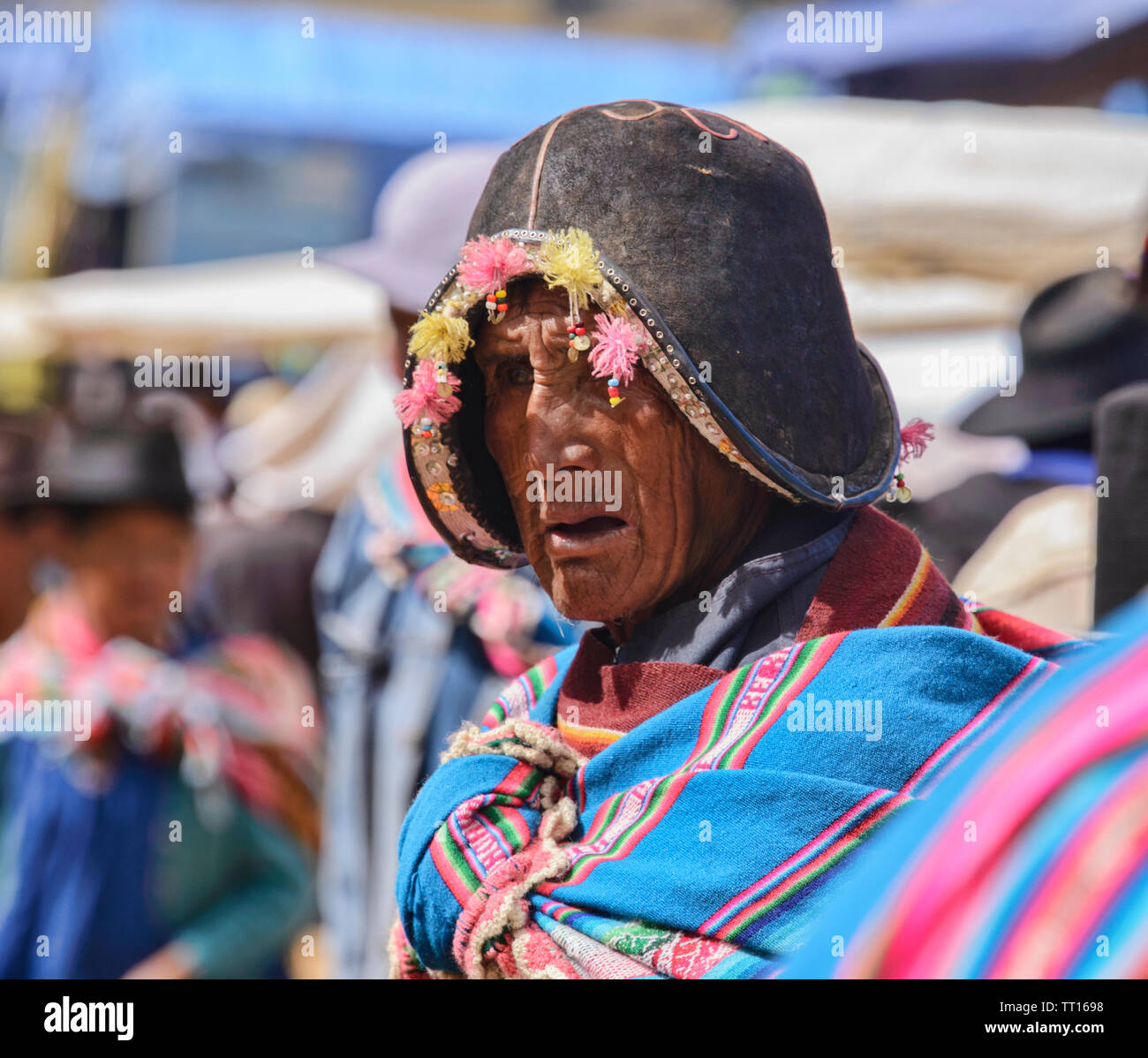 Yampara tradizionale uomo con Cappello in cuoio, Tarabuco, Bolivia Foto Stock