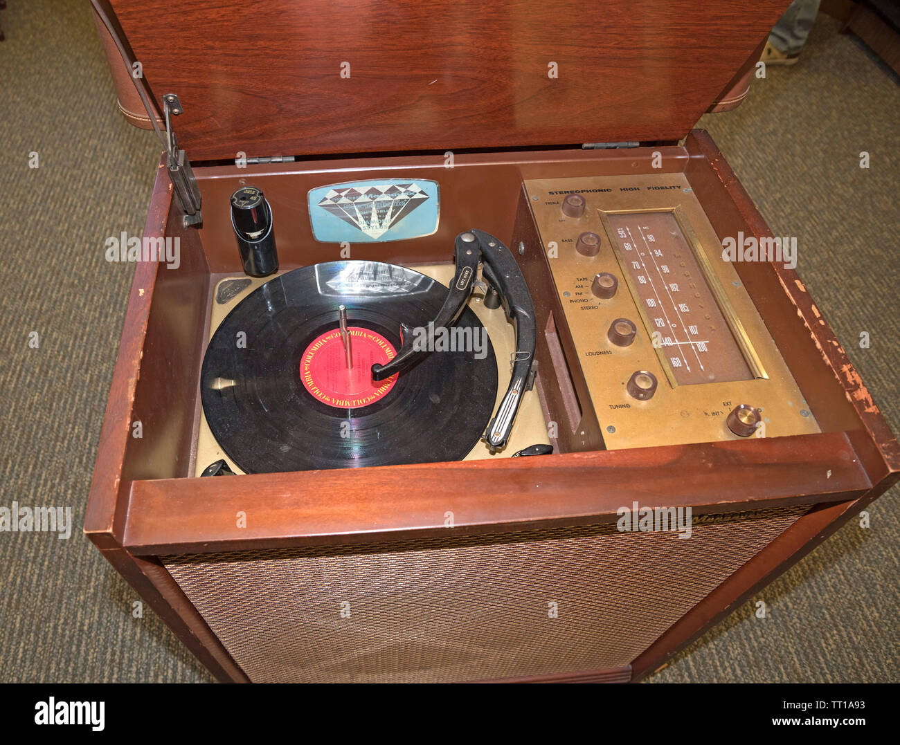 Pioneer Days città piccola celebrazione annuale in North Central Florida. Museo con oggetti storici featured come questo vecchio record player. Foto Stock