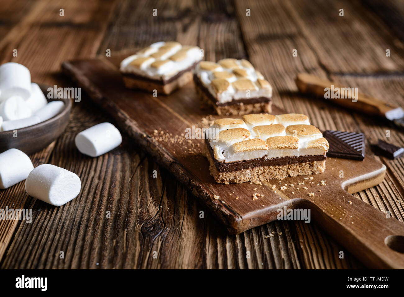 In casa s'more bar con marshmallows e cioccolato Foto Stock