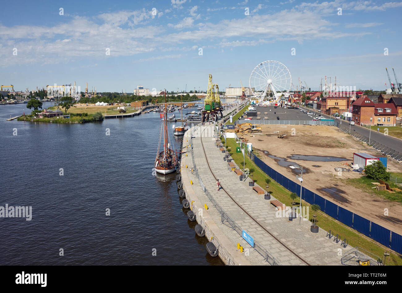Szczecin, Polonia - 13 Giugno 2019: Lasztownia isola durante la preparazione per la Vela giorni di Szczecin svoltasi il 14-16 giugno. Foto Stock