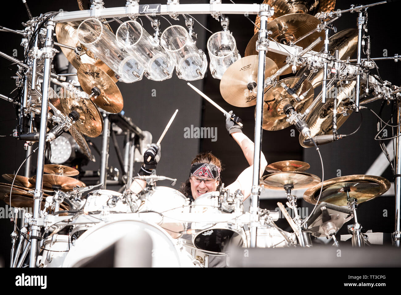 Mike Mangini, batterista americano di rock band Dream Teather, esecuzione  dal vivo sul palco a Firenze rocce festival 2019 a Firenze, Italia,  apertura Foto stock - Alamy