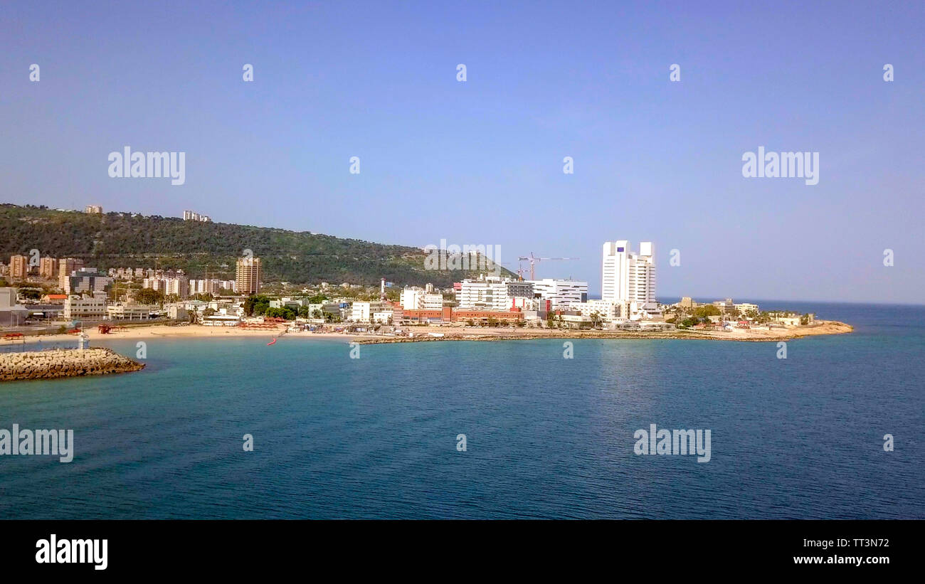 Haifa Bay e il campus dell'ospedale di Rambam, immagine aerea. Foto Stock