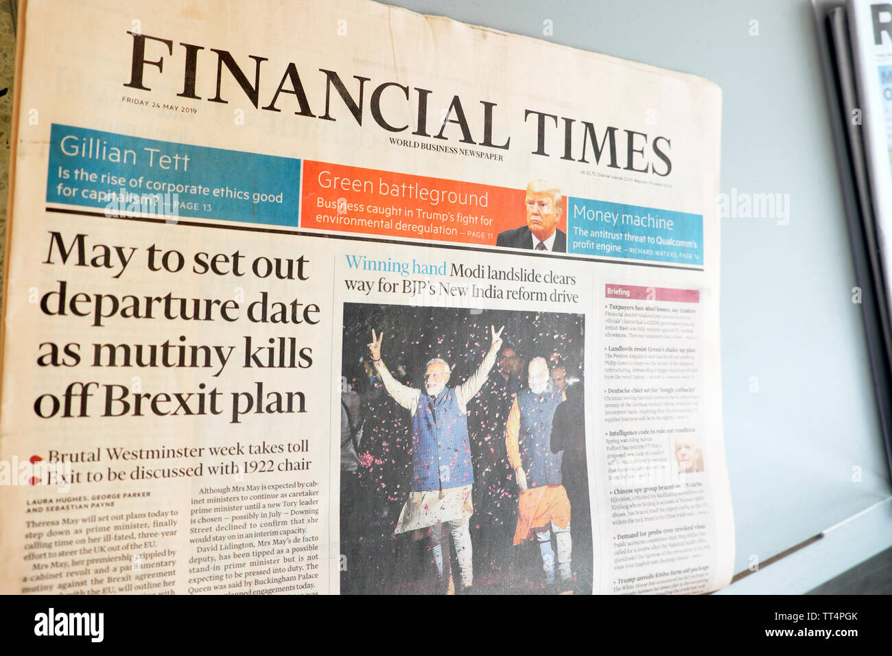 Financial Times front page headline titoli di giornale articolo 'May per impostare la data di partenza come mutiny uccide la Brexit piano " Londra UK 24 Maggio 2019 Foto Stock