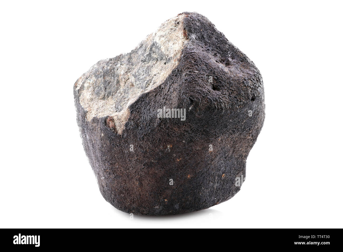 Frammento di Chelyabinsk meteorite caduto (15 febbraio 2013) isolato su sfondo bianco Foto Stock