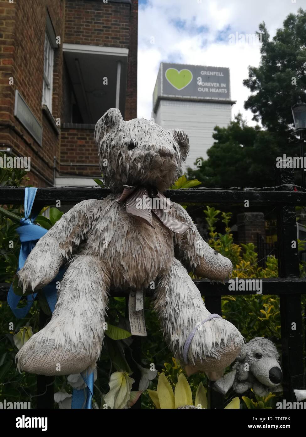 Due anni di Grenfell Torre Fire, commemorazione servizio, London, Regno Unito Foto Stock