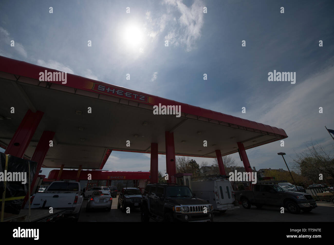 Stati Uniti - 11 Aprile 2016: Il Sheetz gas station su Edwards Ferry Road stazione di gas e la convenienza sono i negozi che vogliono la città di approvare più s Foto Stock